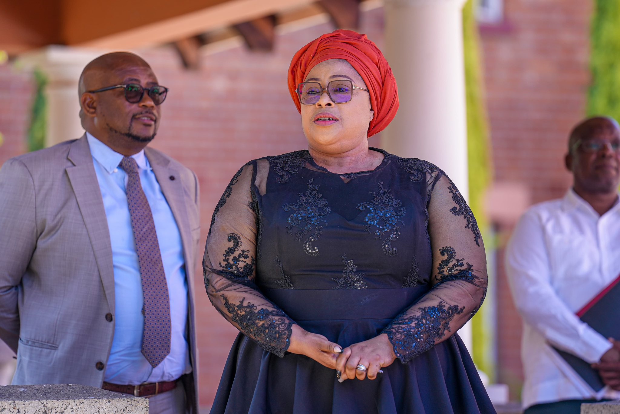 UMphathiswa wezeMpilo uVilakazi uhlola amaziko ezempilo aseNamaqua