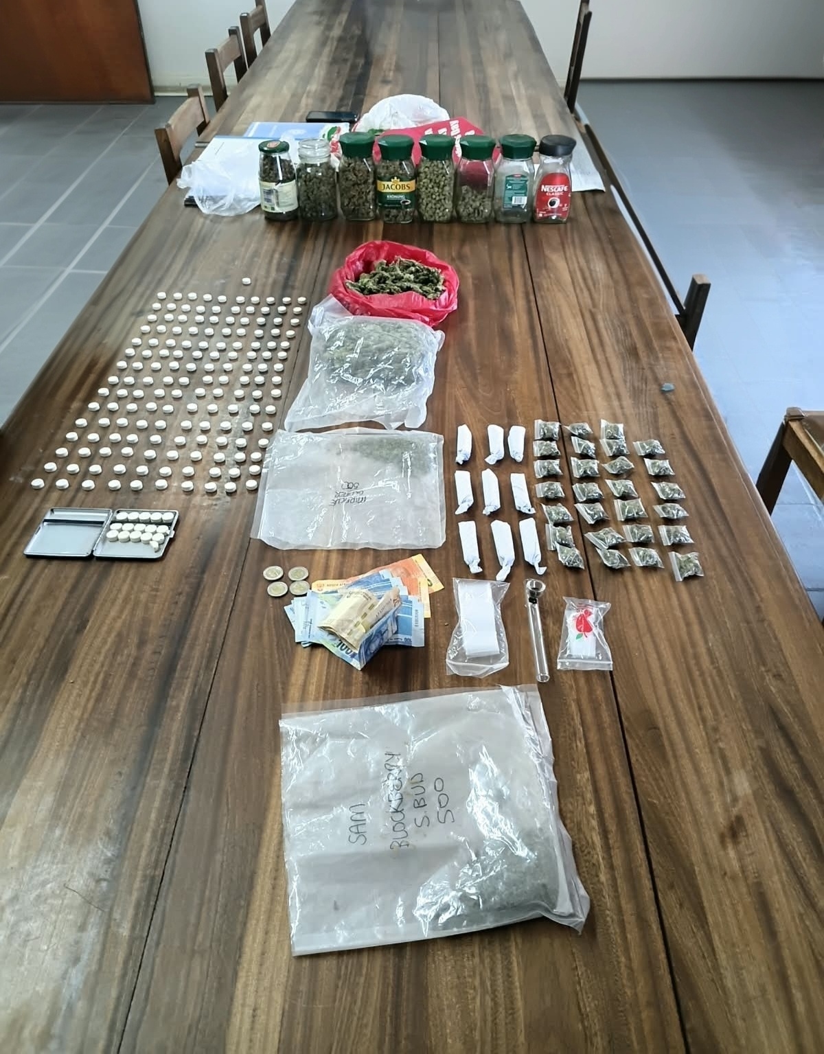 Loeriesfontein police arrest suspect in drug-dealing case